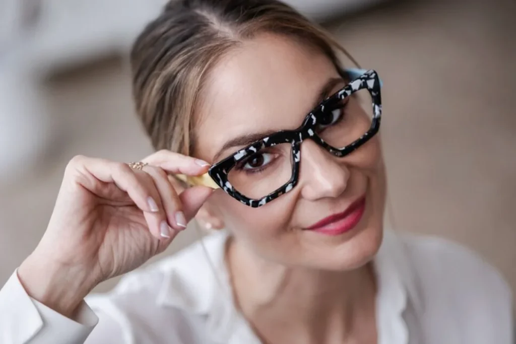 Maquillaje-con-gafas